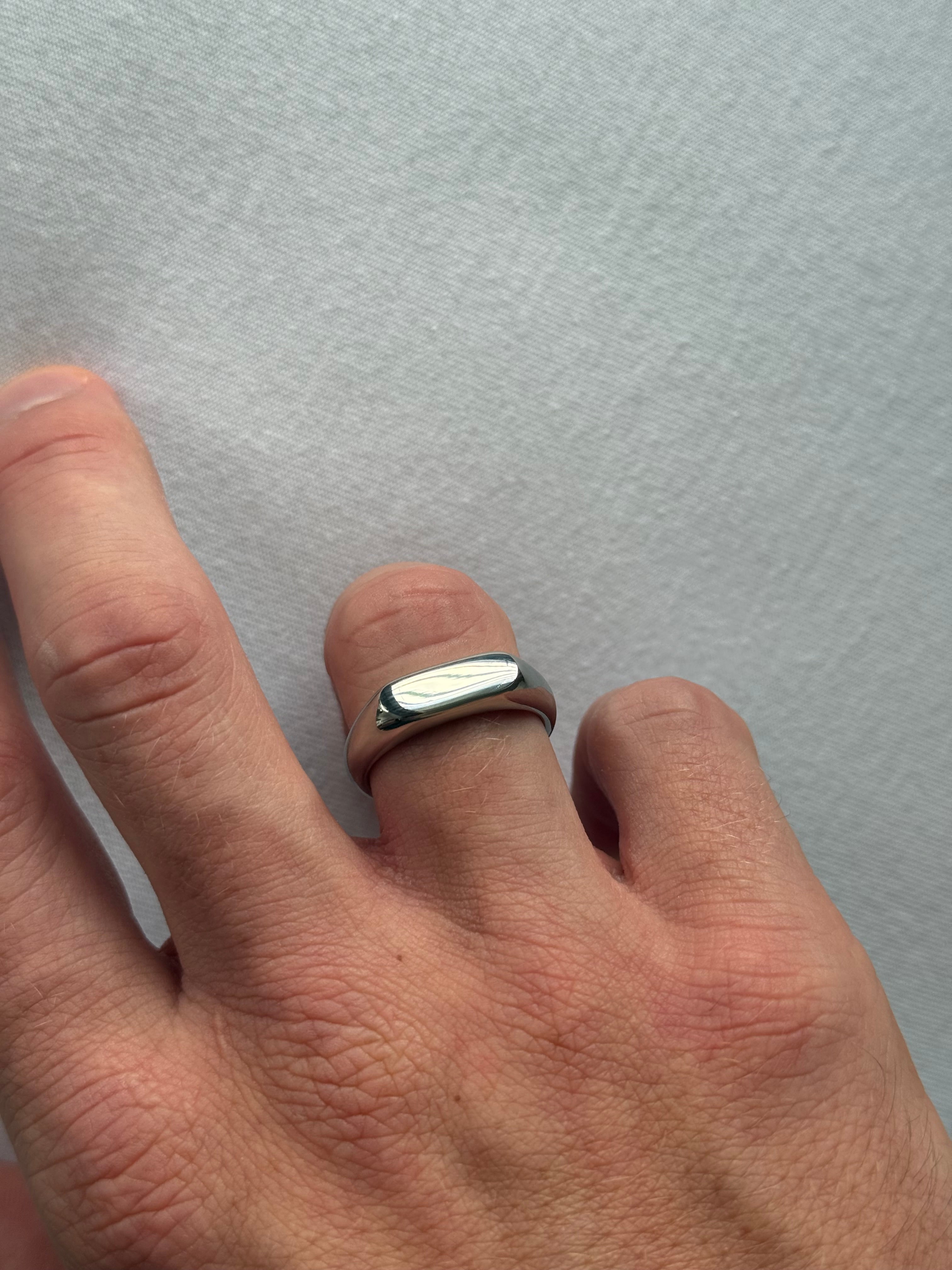 SMOOTH SIGNET RING