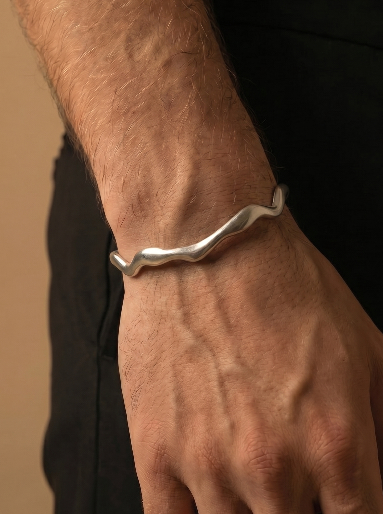 WELLEN-ARMREIF SILBER