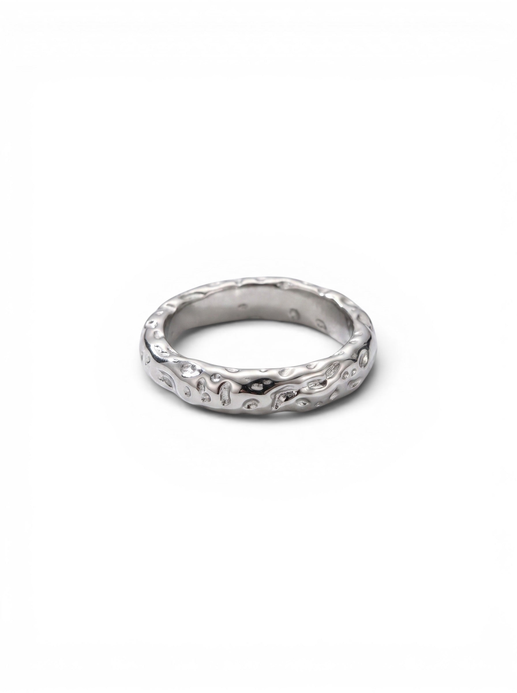 GEHÄMMERTER RING SILBER