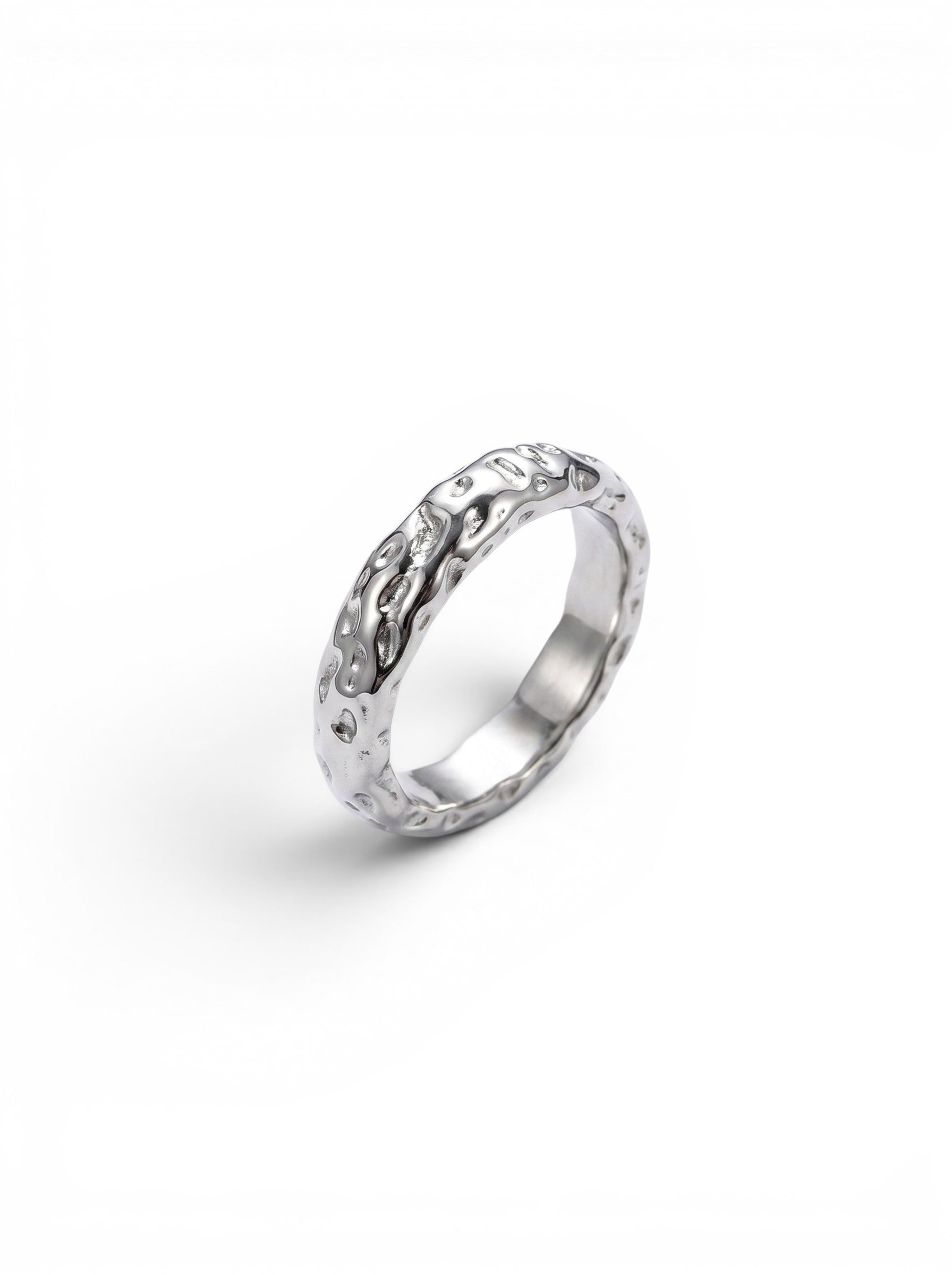 GEHÄMMERTER RING SILBER